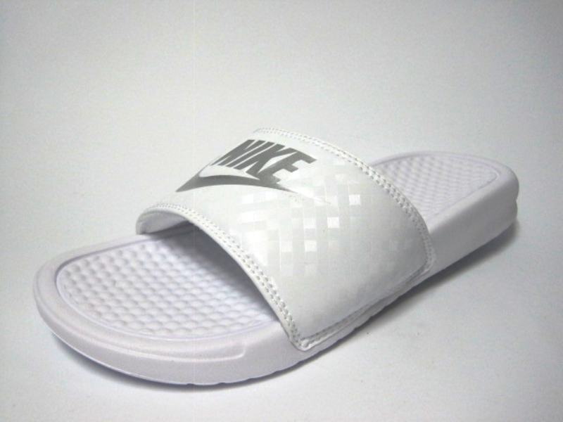 SANDALIA NIKE WMNS BENASSI BLANCO