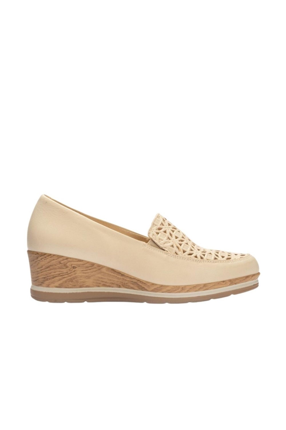 ZAPATO CUÑA PITILLOS CREMA