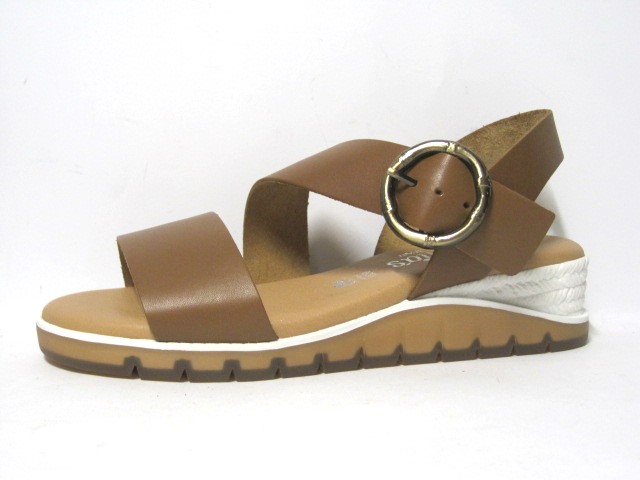 SANDALIA HEBILLA VALERIA´S CUERO