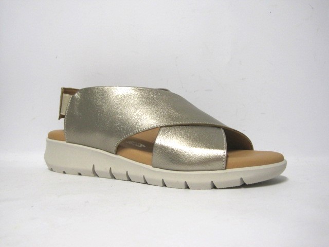 SANDALIA CRUZADA VALERIA´S TAUPE METALIZADO