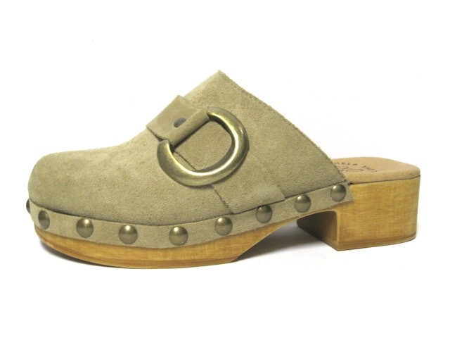 Producto ZUECO CON HEBILLA CARFU SERRAJE TOPO